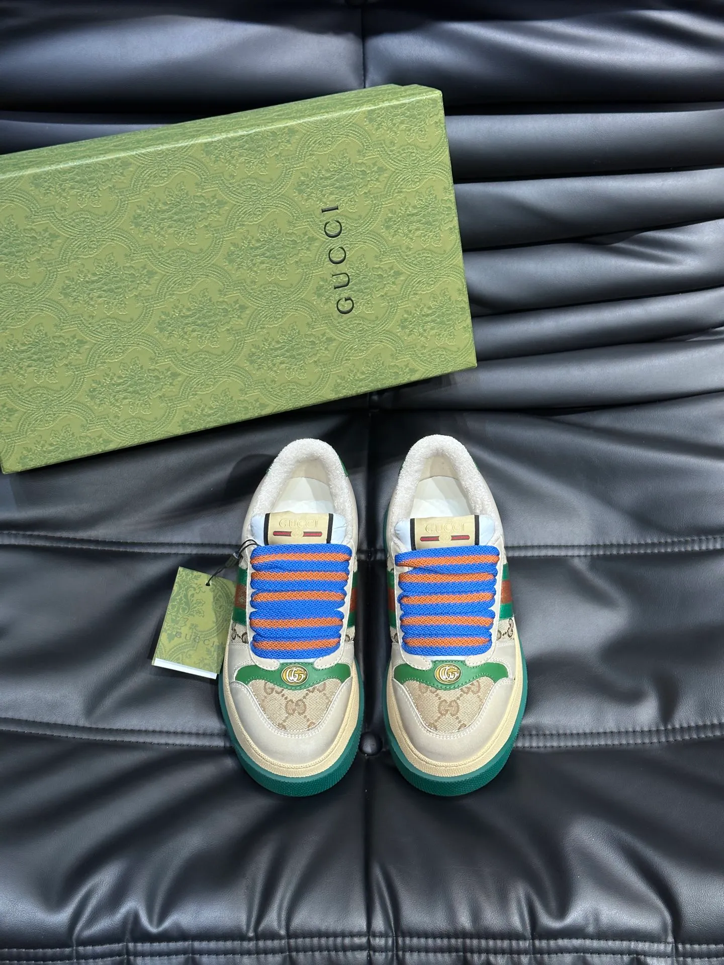 Men's men's shoes 💰p480 "GUCC*" Screener series 👫 Couple style GG thick-soled sneakers, the Screener series is inspired by the classic sneakers of the 1970s, cleverly incorporating the retro Gucci logo, two-color waterproof platform soles, and 5CM thick soles to enhance the aura, conveying the new design concept that a single product should be permanently accompanied by the passage of time, creating a retro distressed effect, decorated with metal double G oval enamel details! High-quality, versatile classic items, highly recommended. Size female 35-39, male 38-44